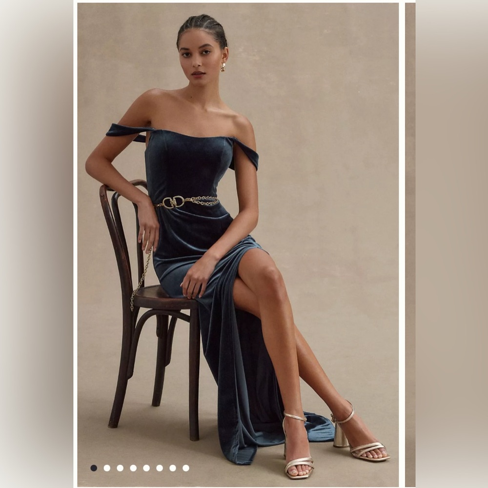 NWOT Jenny Yoo Issa Off-The-Shoulder Stretch Velvet Column Gown size 2 Blue